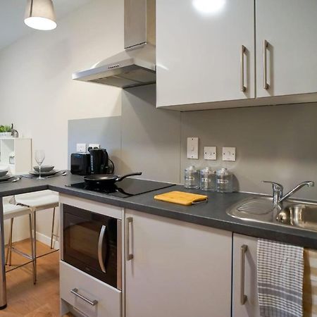1 Bedroom Apartments, Studios And Ensuite Bedrooms With Shared Kitchen At Centro House In Стърлинг Екстериор снимка