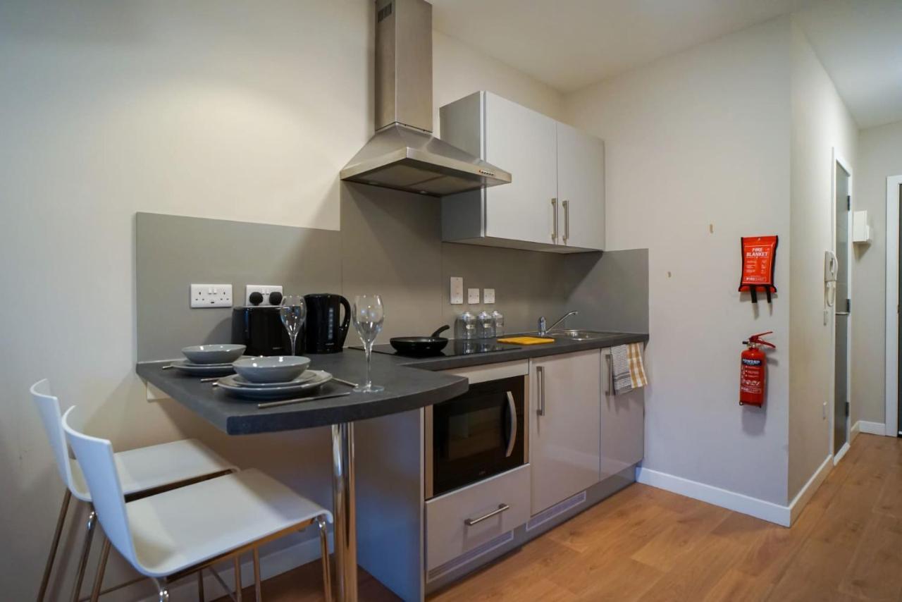 1 Bedroom Apartments, Studios And Ensuite Bedrooms With Shared Kitchen At Centro House In Стърлинг Екстериор снимка