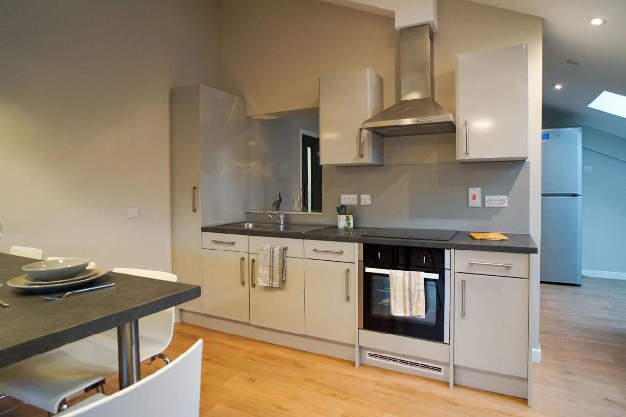 1 Bedroom Apartments, Studios And Ensuite Bedrooms With Shared Kitchen At Centro House In Стърлинг Екстериор снимка